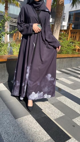 عبايه من قماش الشيفون بتدرجات الالوان بقصه كلوش مع...