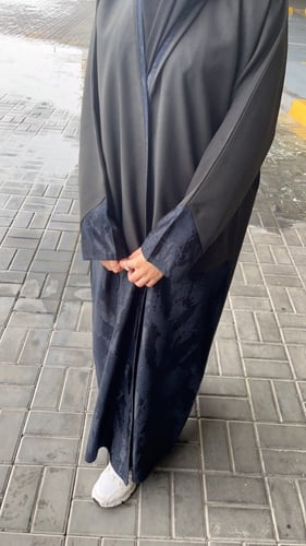 عباية الود , عباية سوداء مع قماش كحلي مع طرحه سودا...