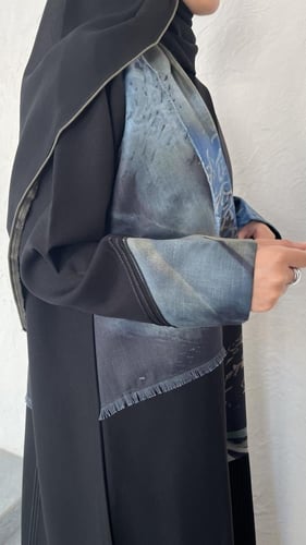 عبايه سوداء من قماش الكريب قصه عاديه مع قماش لنن م...