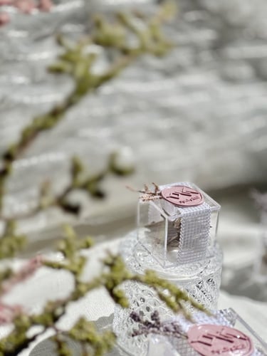 توزيعات آكام العود الفاخرة