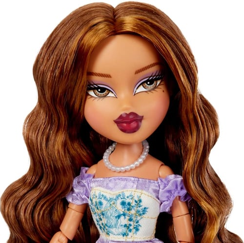 Bratz Goin Out Doll - Yasmin