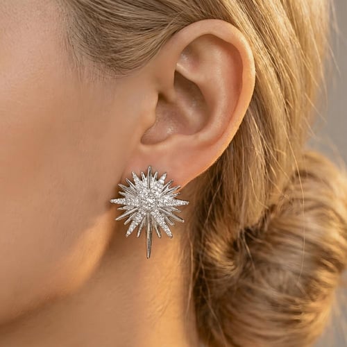 حلق نجم مشع