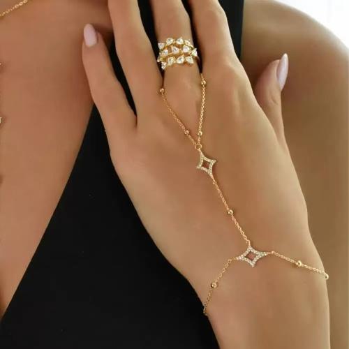 اساور كف تريندي ستار