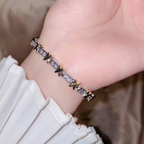 اساور تنس اكس