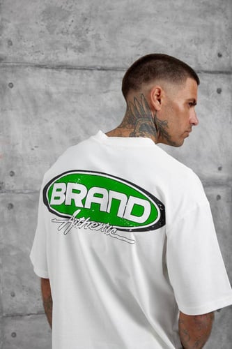 تيشيرت أبيض اوفرسايز أنيق بخامة ناعمة