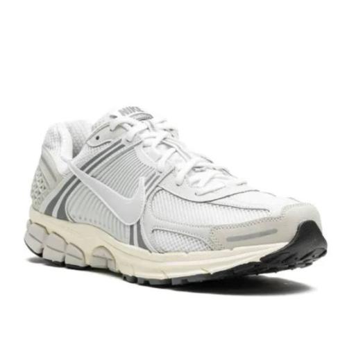 NIKE VOMERO