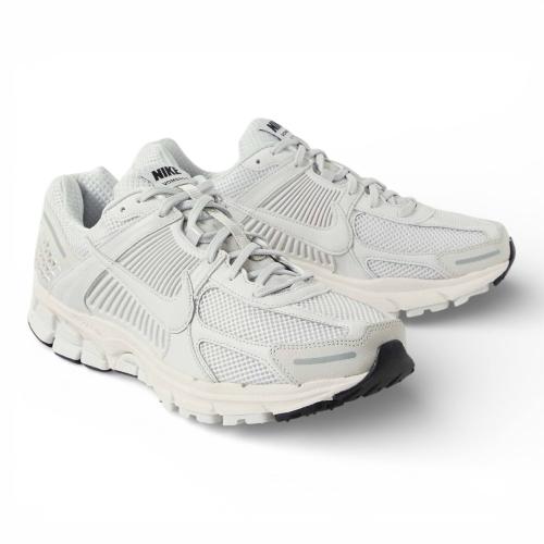NIKE VOMERO