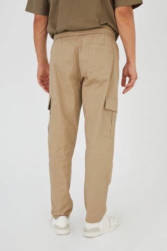 بنطال كارجو بيج مزين بجيوب من الجنب