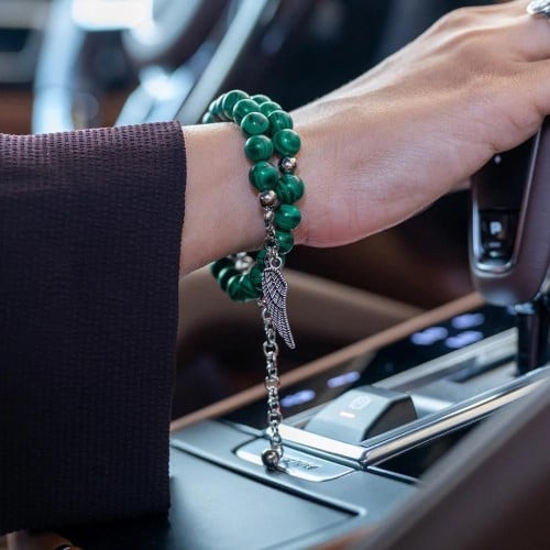 أسورة + سبحة بلون الأخضر على شكل جناح