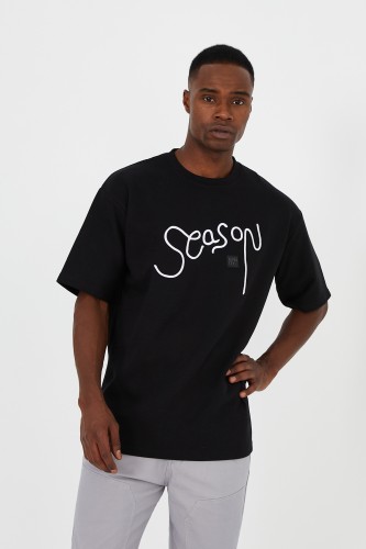 تيشيرت أسود واسع بكتابة SEASON