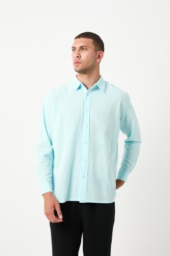 قميص كتان سماوي طويل الأكمام خفيف ومريح