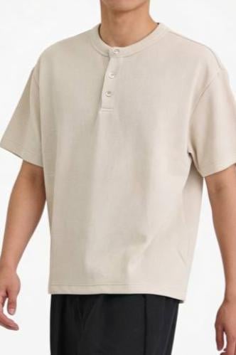 تيشرت قطني اوفر سايز برسمه على الصدر اسود