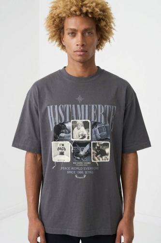 تيشرت قطني اوفر سايز برسمه على الصدر لون رمادي