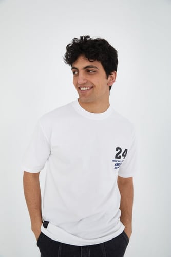 تيشيرت ALWAYS ON THE ROAD أبيض