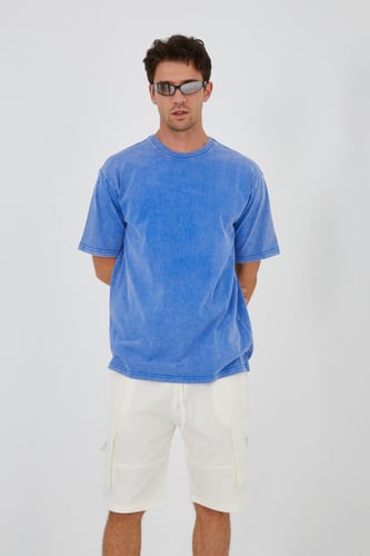 طقم تيشيرت أزرق فاتح باهت معا شورت اوف وايت كارجو...