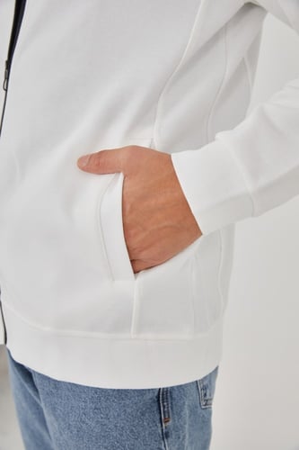 سويتر هودي أبيض بسحاب