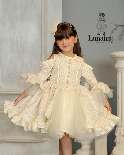 فستان بتصميم فكتوري مع اكسسوار السعر