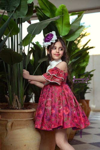 فستان بتطريزات ورد فاخره