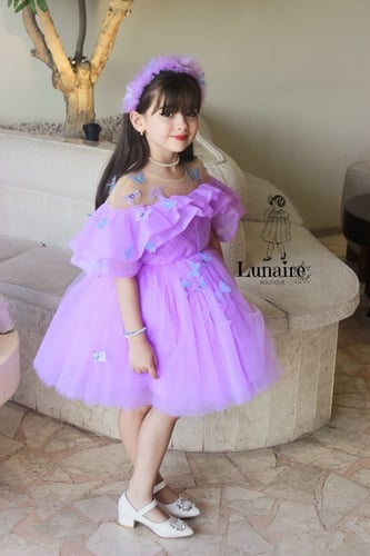 فستان الفراشات مع إكسسوار الشعر