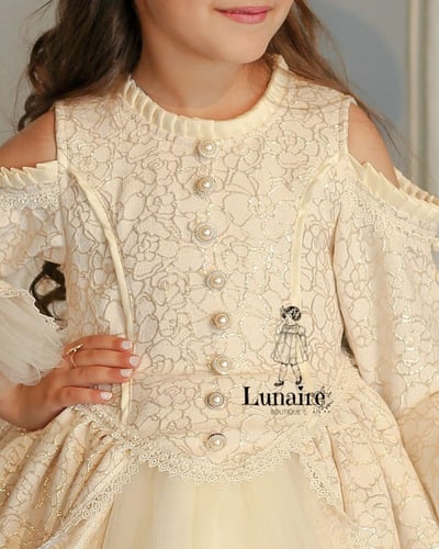 فستان بتصميم فكتوري مع اكسسوار السعر