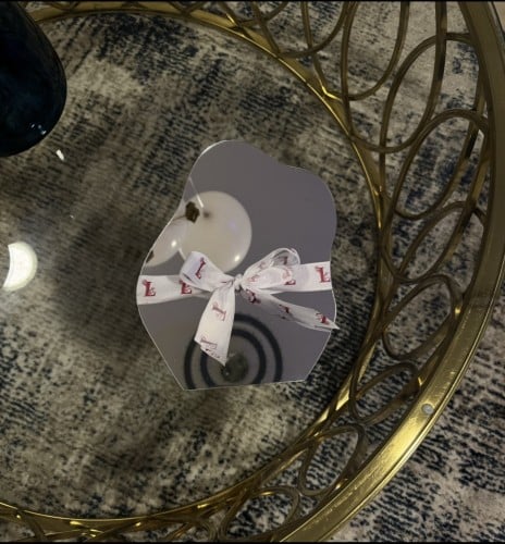 مرايا مع قاعده خشبيه