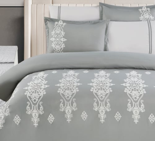 طقم لحاف شامل للمواسم مع تطريز سادة مزدوج مكون ٦ ق...