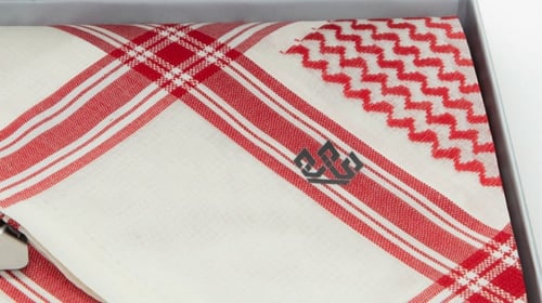 شماغ التاج الذهبي احمر - بيج(الاصدار الاول)