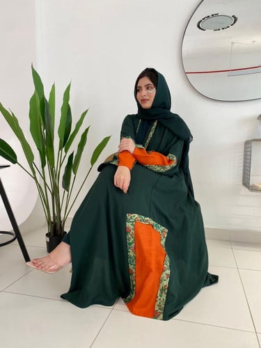 عباية قصة كلوش نوع القماش كريب