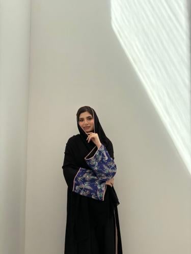 عباية قصة كلوش نوع القماش كريب وممكن تغير لون العب...