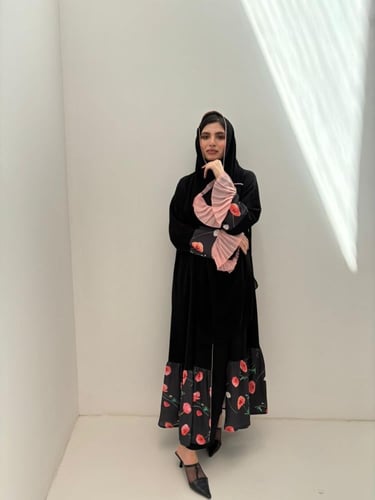 عباية قصة كلوش نوع القماش كريب