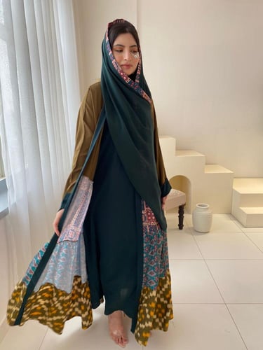 فستان تحت العبايه الون زيتي غاامق