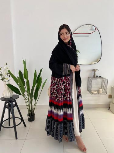 عباية قصة كلوش نوع القماش كريب ولنن