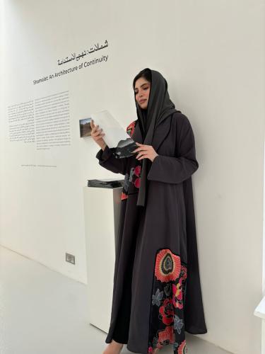 عباية قصة كلوش نوع القماش كريب لون العبايه رمادي غ...