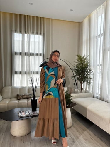 فستان تحت العباية