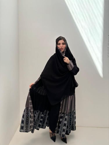 عباية قصة كلوش نوع القماش كريب