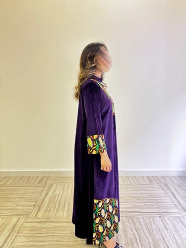 جلابيه مخمل أرجواني مع تطريز وترتر