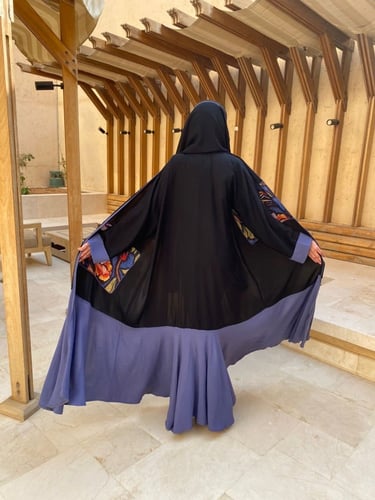 عباية كريب كلوش بعدة نقشات متنوعة