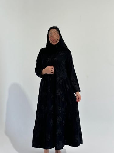 عباية قصة رفلز كلوش مع دانتيل أسود