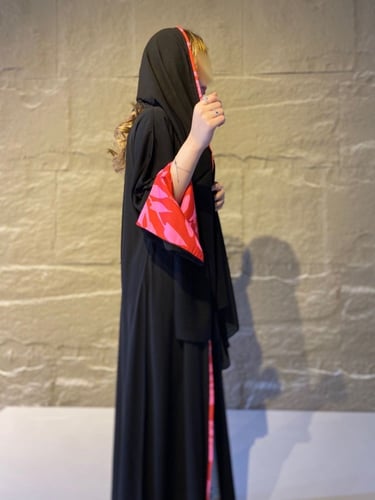 عباية كلوش كريب تصميم بألوان متعددة