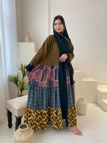 عباية قصة كلوش نوع القماش كريب ولنن