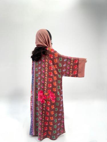 Abaya with a half-bisht cotton blend lined with colorful floral embroidery