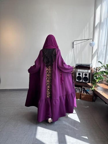 عباية كلوش بنفسجية كريب قصة رفلز