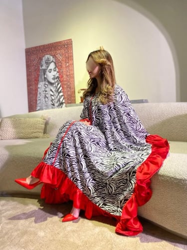 جلابية نسائية بنقشة جلد الحمار الوحشي