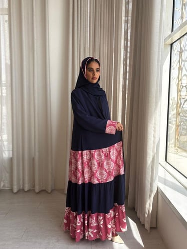 عباية كريب بـ طبقات رافلز أنيقة