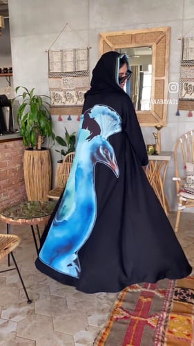 عباية قصة كلوش نوع القماش كريب وممكن تتغير قصة الع...