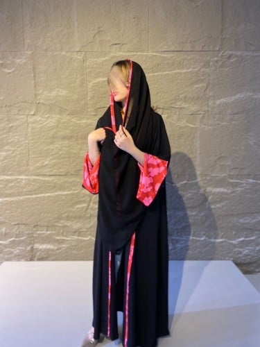 عباية كلوش كريب تصميم بألوان متعددة