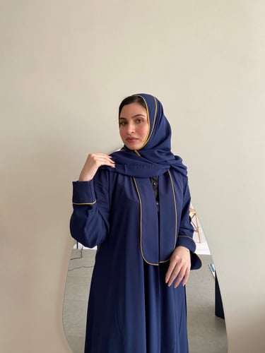 عباية قصة كلوش نوع القماش كريب مع طباعة رسمة غزالة...
