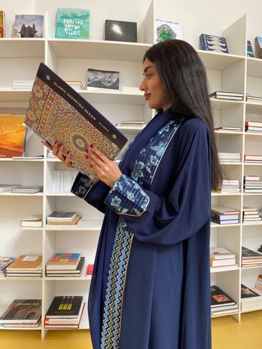 عباية كلوش كريب عملية أنيقة