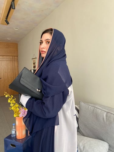 عباية كلوش كريب بستايل كلاسيكي