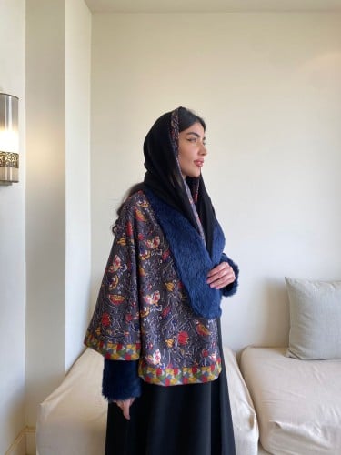 عباية بليزر شتوية شامواه كلوش مع فرو ونقوش الورود